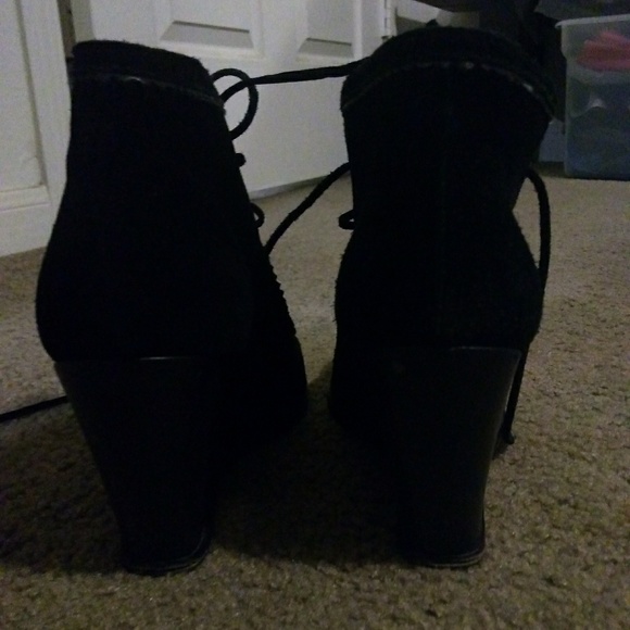 Suede lace up wedge booties - Picture 4 of 5